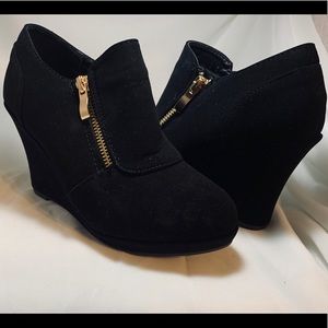 TOP Moda Shoes - Women’s Black Wedge Bootie-Size 5 TOP Moda Shoes - Women’s Black Wedge Bootie-Size 5